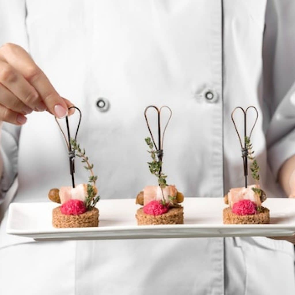 Le rôle clé d’un traiteur professionnel pour les événements d’entreprise en Île-de-France